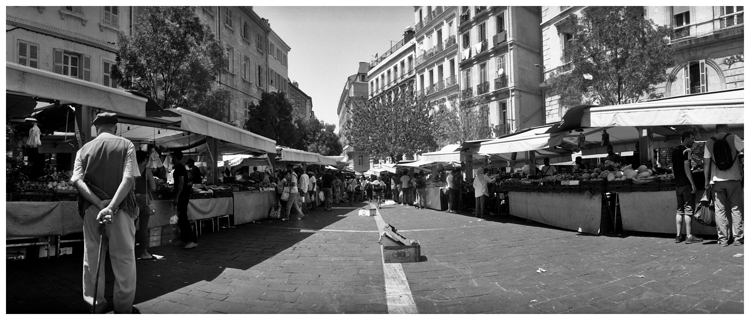 Widelux F7 - Inspecting the Market, Marseille